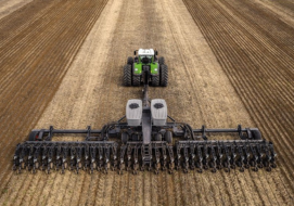 fendt momentum planter and fendt tractor planting a field